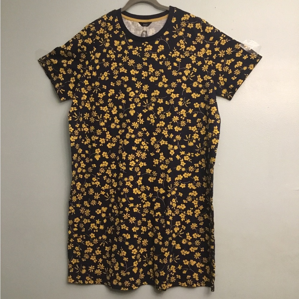 JOULES women’s brand new short sleeve dress that has gold, yellow floral…